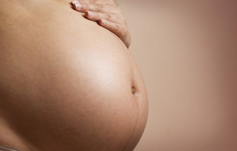 Votre ostéopathe vous accompagne durant votre grossesse .